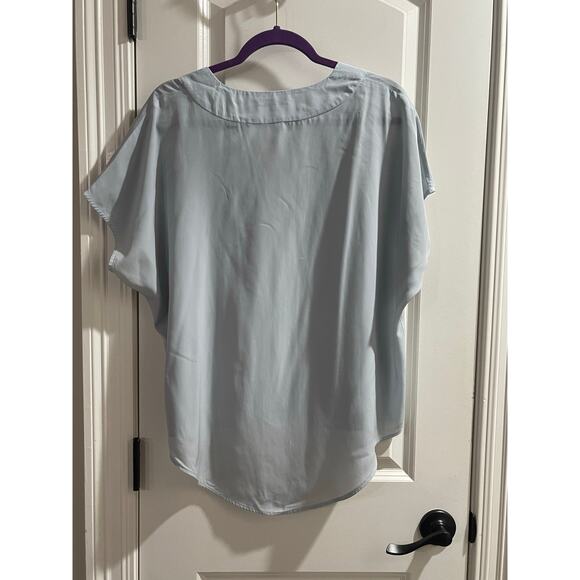 ZOA New York Light Blue V-Neck Blouse - EUC M - Picture 5 of 6